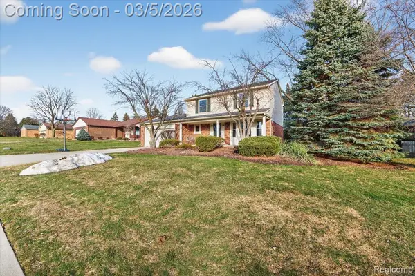 2075 Elkhorn, Rochester Hills, MI 