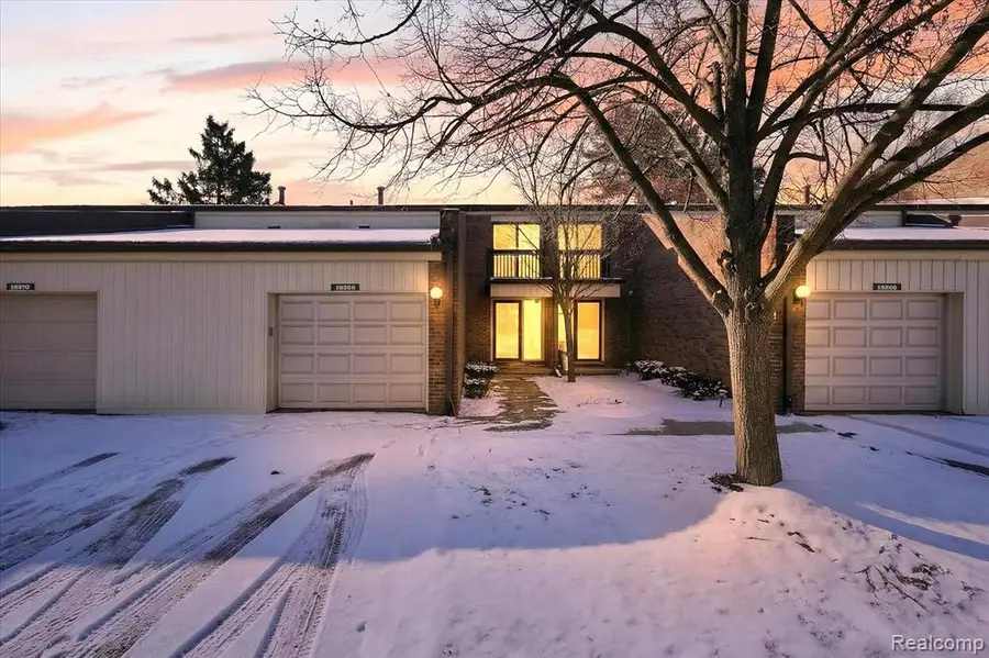 18268 University Park, Livonia, MI  - #2