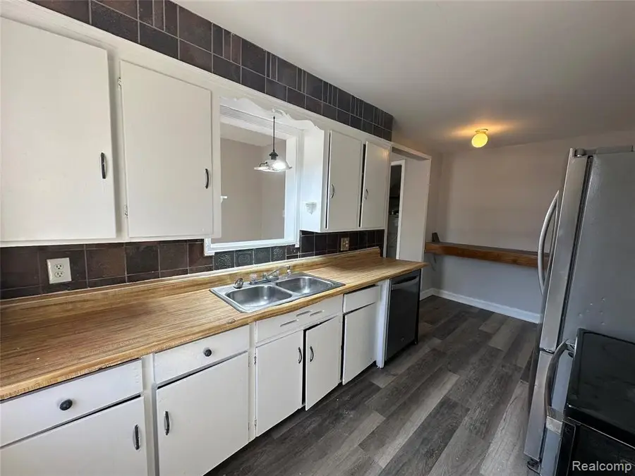3241 Walton, Flint, MI 48504 - #3