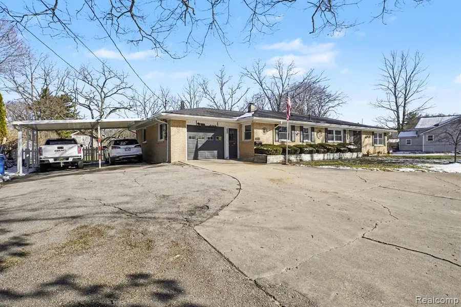 206 Clarence, Holly, MI 48442 - #2