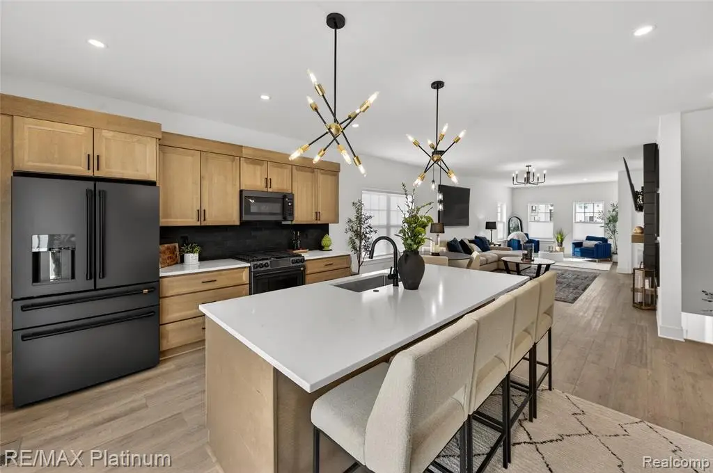 1652 Pinecroft, Howell, MI  - #1