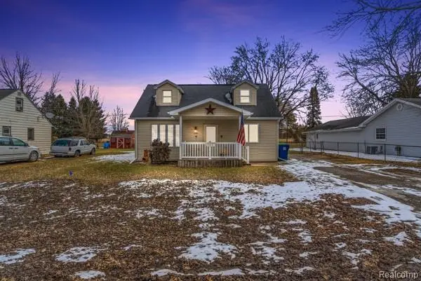 5135 Youngstown, Saginaw, MI  - #1