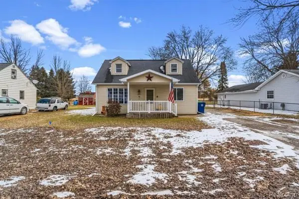 5135 Youngstown, Saginaw, MI  - #3