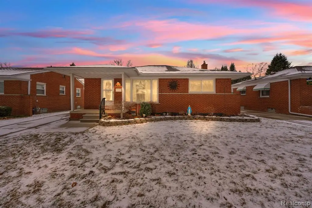 8701 Glengary, Dearborn Heights, MI 48127 - #1