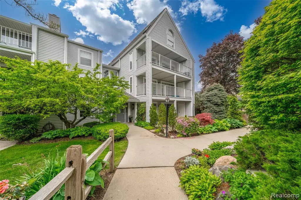 3553 Port Cove #39, Waterford, MI  - #1