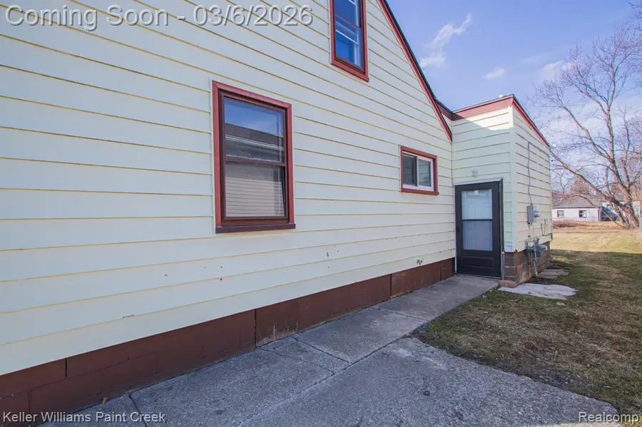 8493 Jewett, Warren, MI  - #3