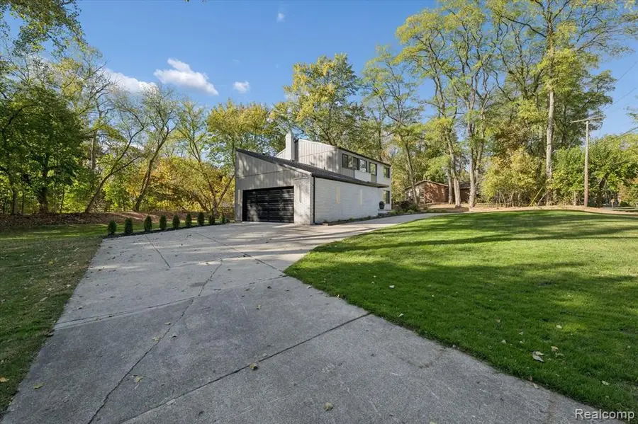 3668 Bayou, West Bloomfield, MI 48323 - #2