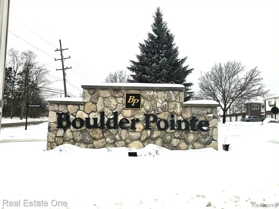 6988 Boulder Pointe #85, Washington, MI  - #2