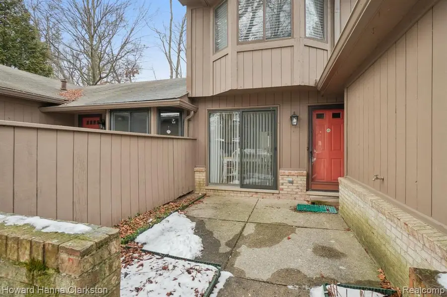 1018 Oak Pointe #8, Waterford, MI  - #2