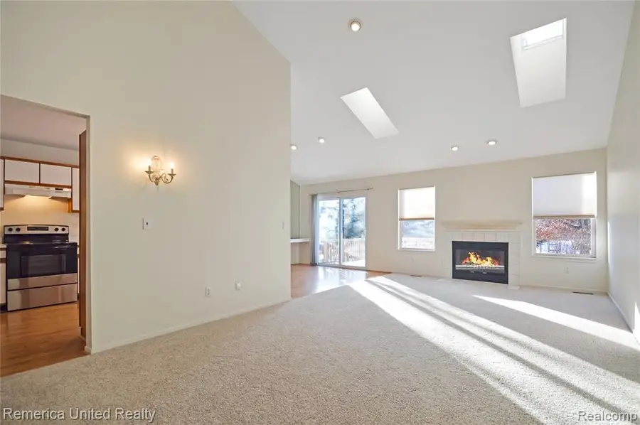 263 Whispering, Commerce Township, MI 48390 - #2