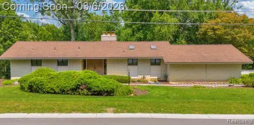 33420 Quaker Valley, Farmington Hills, MI 48331