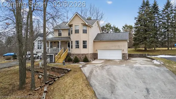 10129 Walnut Shores, Fenton, MI 