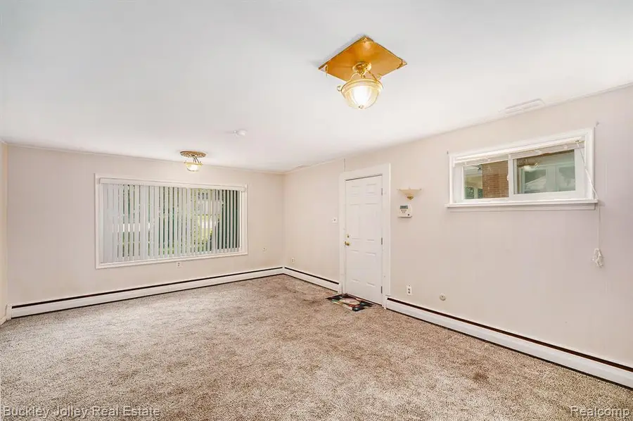 4212 Greendale, West Bloomfield, MI 48323 - #3