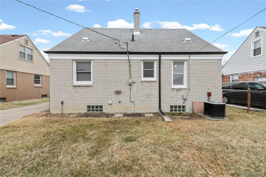 25215 Mackinac, Roseville, MI  - #3