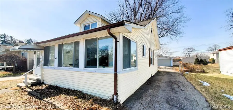 28113 Florence, Saint Clair Shores, MI 48081 - #3