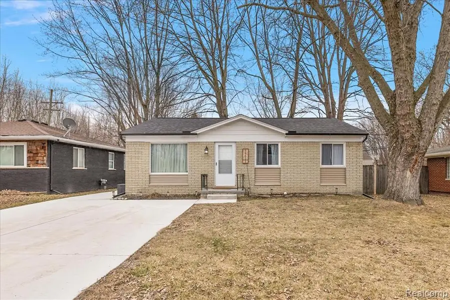 39621 Detroit, Harrison Township, MI  - #2