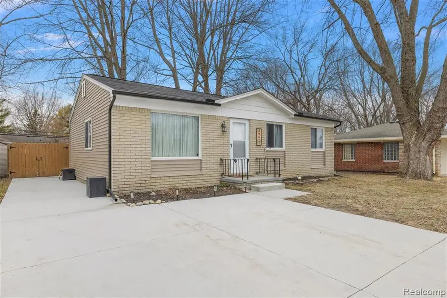 39621 Detroit, Harrison Township, MI  - #3