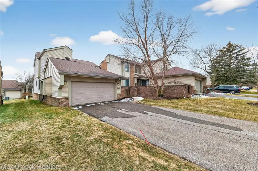 23289 N Chanticleer, Southfield, MI  - #2