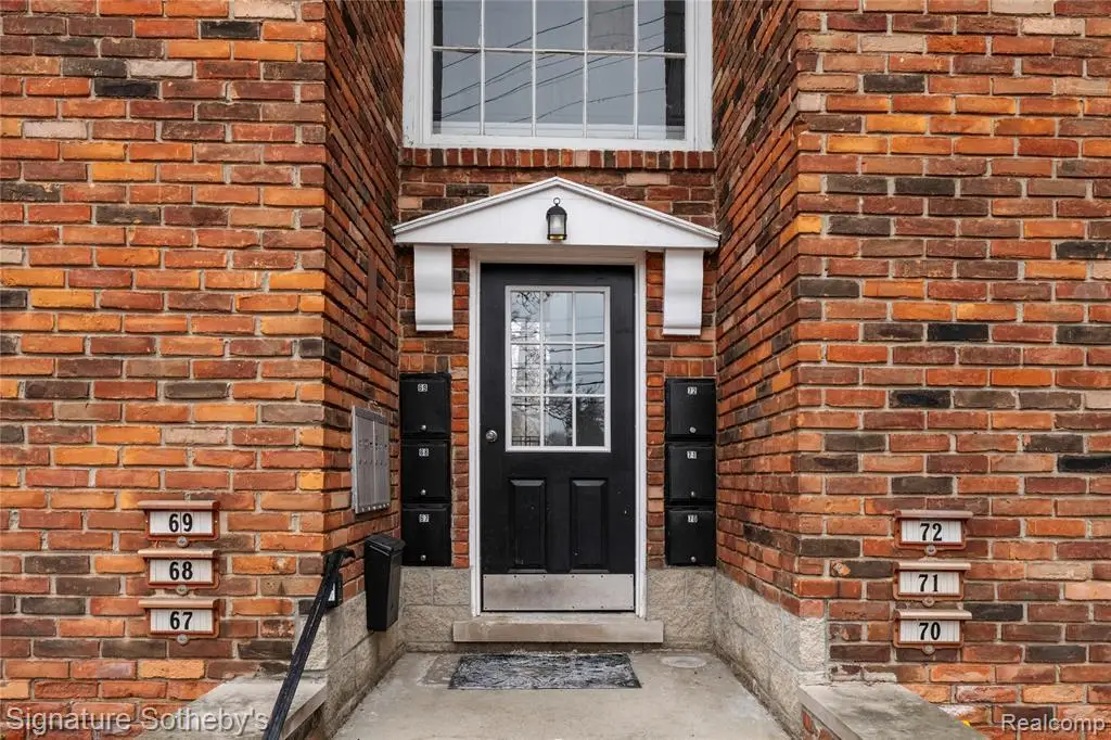 31831 Grand River #68, Farmington, MI  - #1