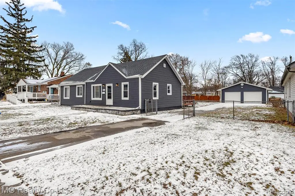 25511 Dartmouth, Dearborn Heights, MI 48125 - #1