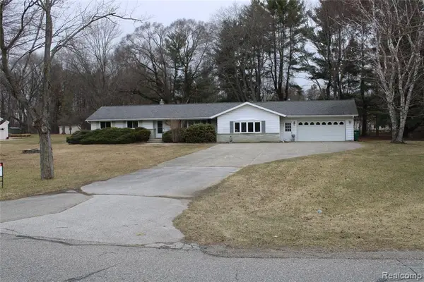 3349 Charmwood, Port Huron, MI 