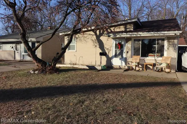 25236 Hopkins, Dearborn Heights, MI 