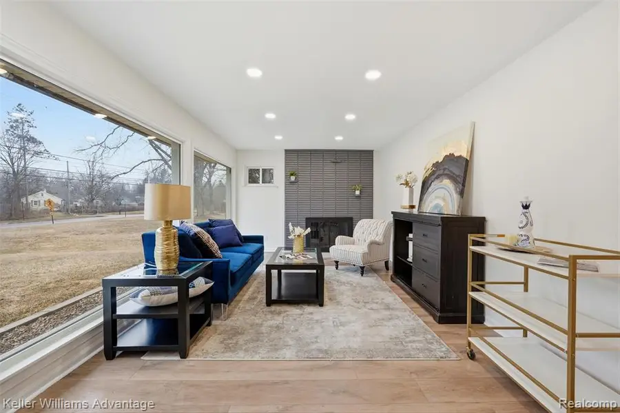 28750 W 9 Mile, Farmington, MI  - #2