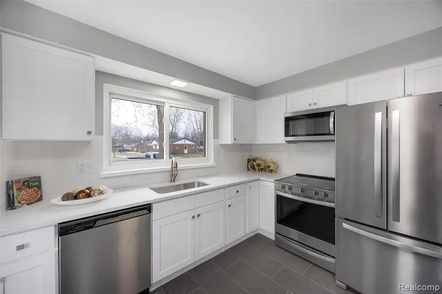 19647 Osmus, Livonia, MI  - #2