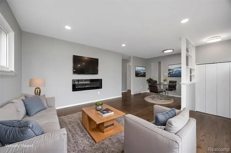 19647 Osmus, Livonia, MI  - #3