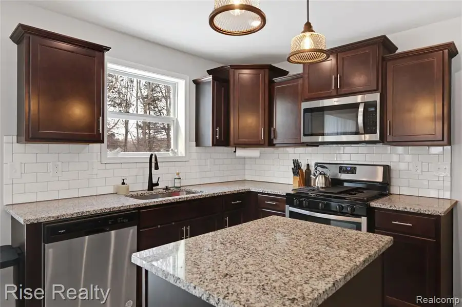 2027 Stillwater, Davison, MI 48423 - #3