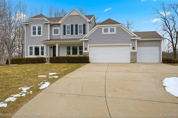 613 Chrystal Downs, Brighton, MI 
