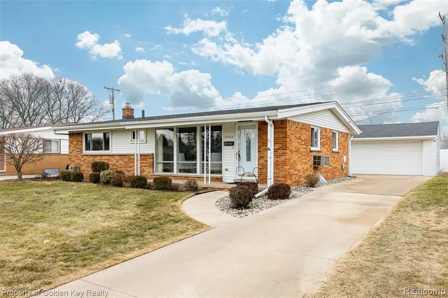 9743 Garden, Livonia, MI  - #2