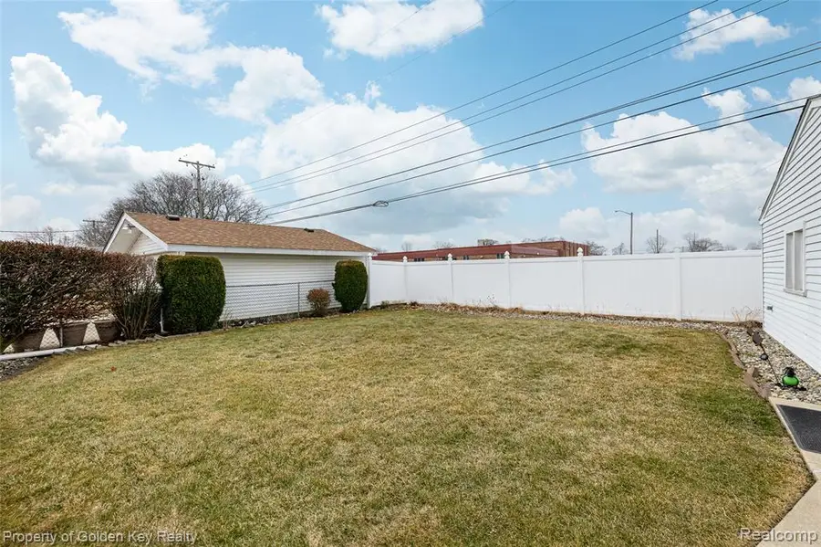 9743 Garden, Livonia, MI  - #3