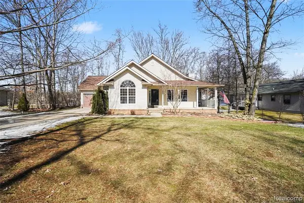 8530 Pineview Lake, Linden, MI 