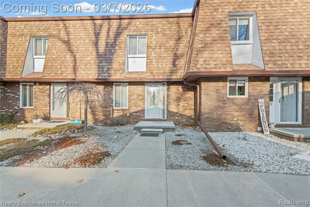 2636 Keewahdin Rd #10, Fort Gratiot, MI  - #1