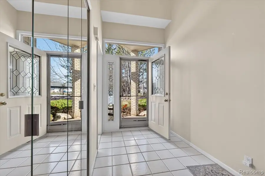 38150 N Vista, Livonia, MI  - #3