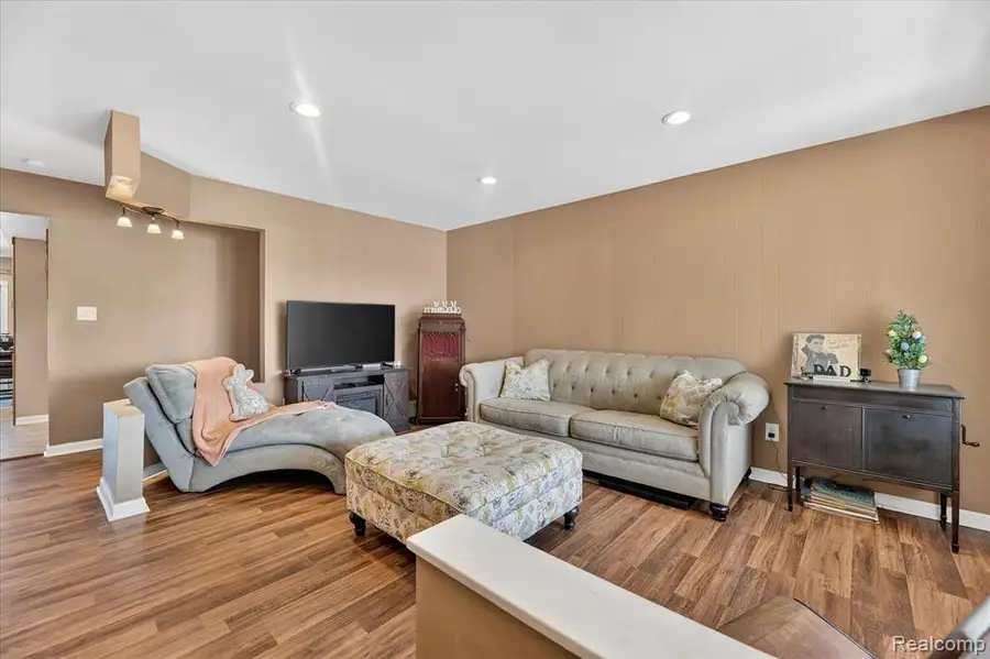 11209 Glenis, Sterling Heights, MI  - #3