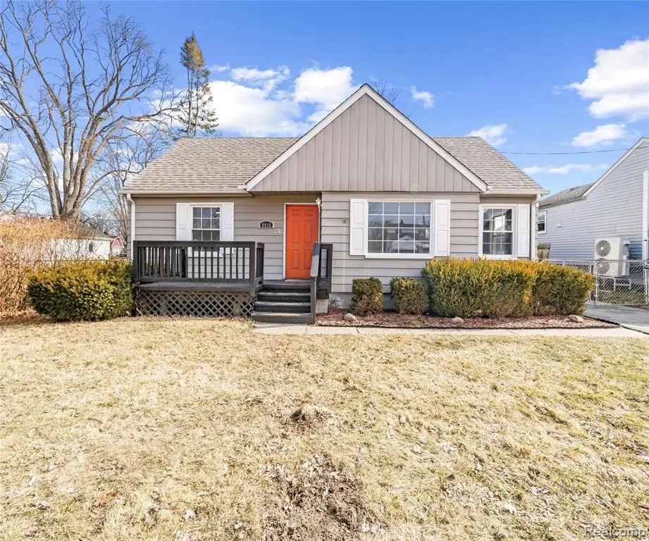 8916 Deering, Livonia, MI  - #1