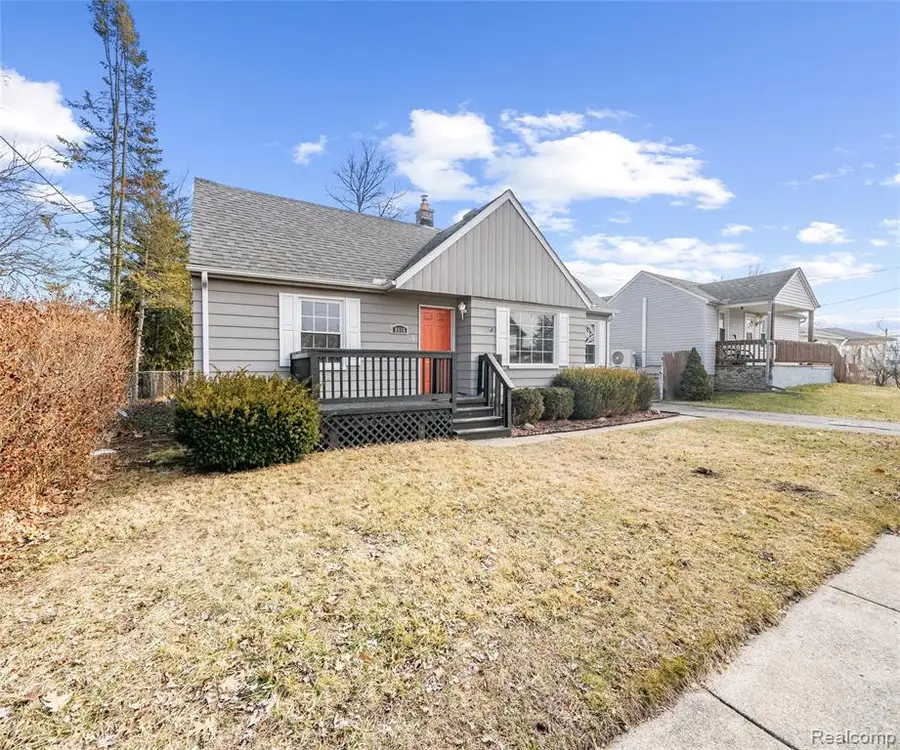 8916 Deering, Livonia, MI  - #2