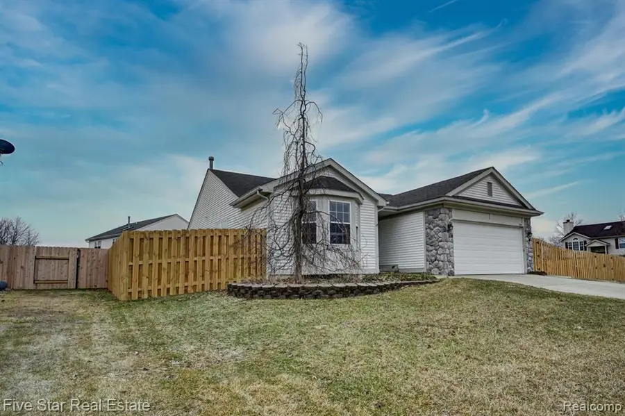 7511 Bermuda Dunes, Ypsilanti, MI  - #2