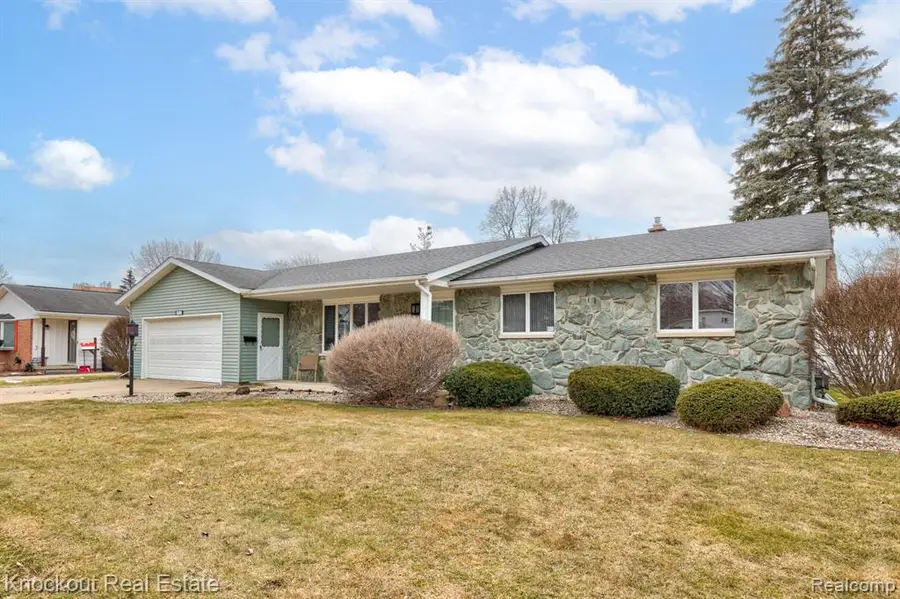 2255 Compton, Saginaw, MI  - #2