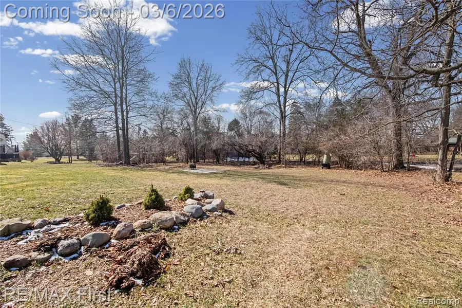 2864 Colonial, Bloomfield, MI  - #2