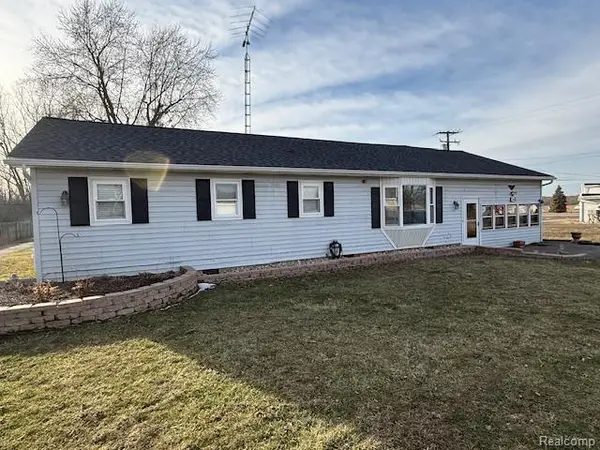 34 S Elba, Lapeer, MI 