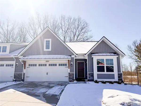 1085 Camellia #32, Howell, MI 