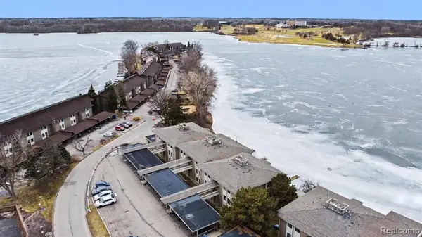 855 Cliffs #303C, Ypsilanti, MI 