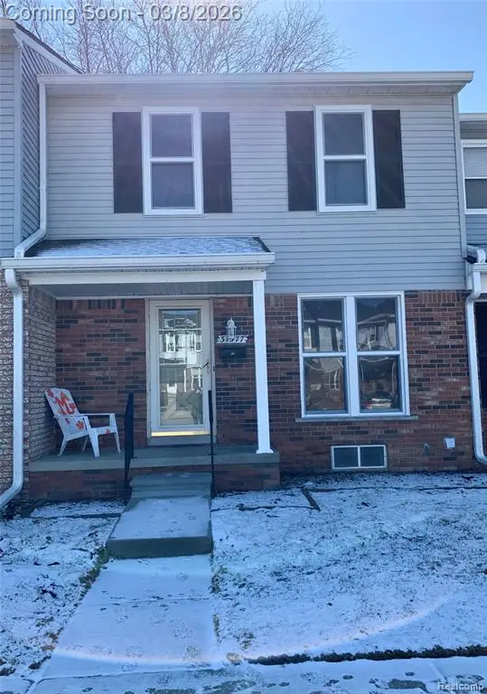 37377 Charter Oaks #492, Clinton Township, MI 