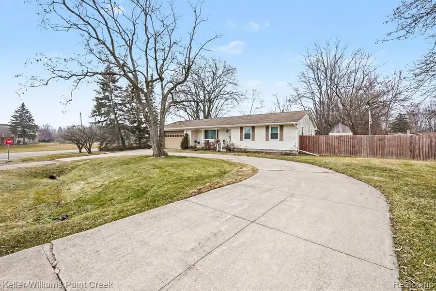 3950 Samuel, Rochester Hills, MI  - #3