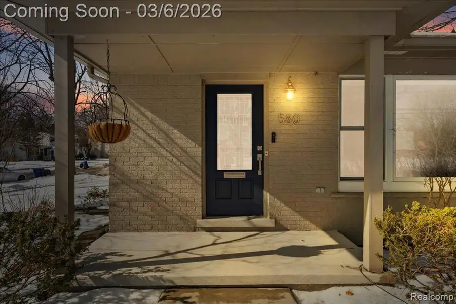 580 S Cranbrook, Bloomfield, MI  - #3