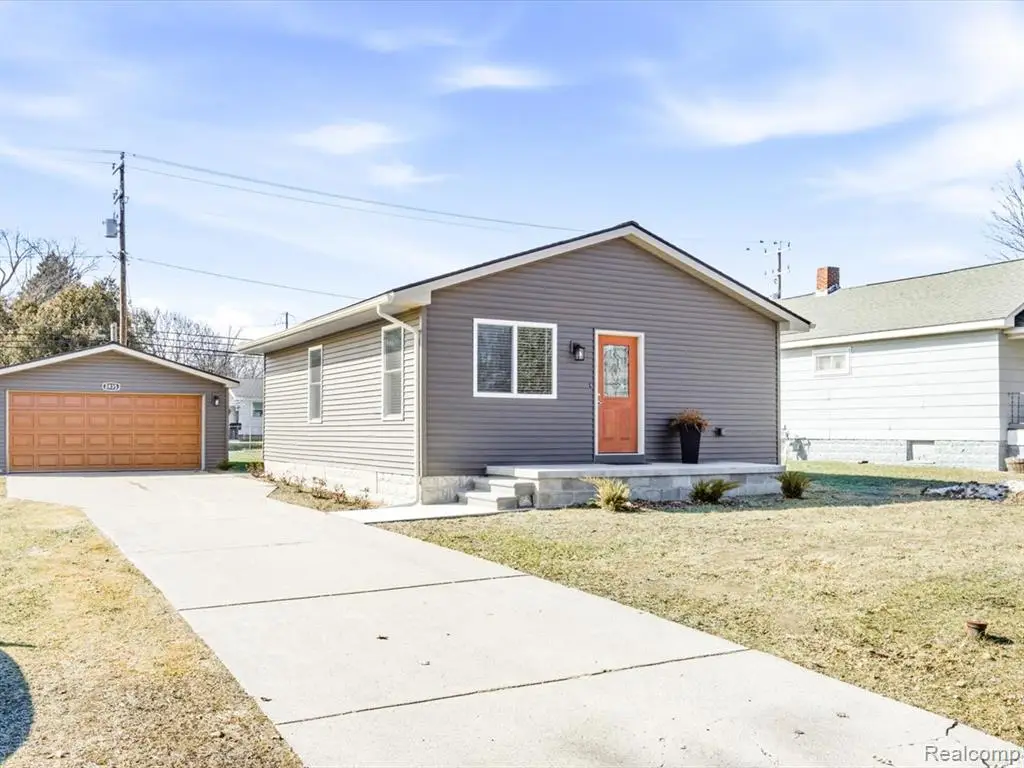 2835 17th, Port Huron, MI 48060 - #1