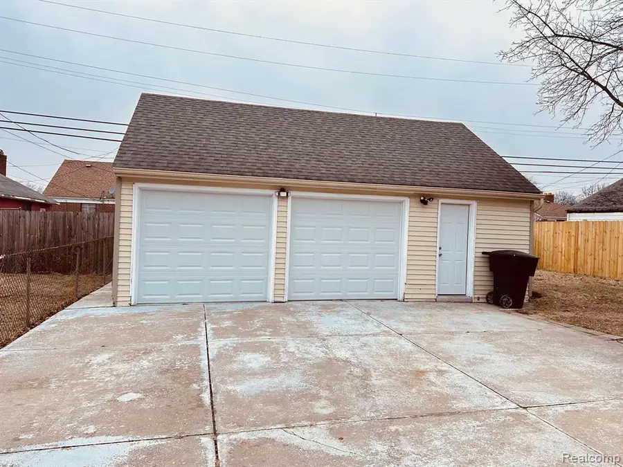 8321 Yolanda, Detroit, MI  - #3